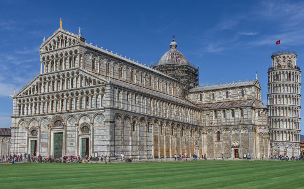 7 unesco world heritage - meadow of miracles with the Cattedrale and the Leaning Tower