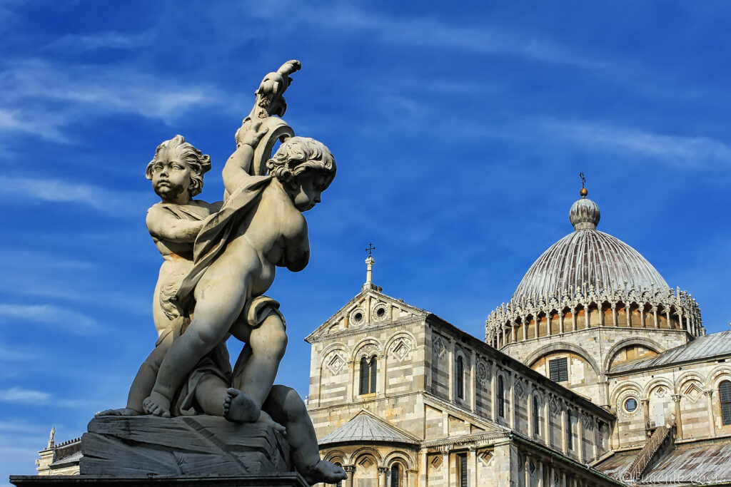 il Marmo di Carrara - Monumenti Piazza dei Miracoli a Pisa 