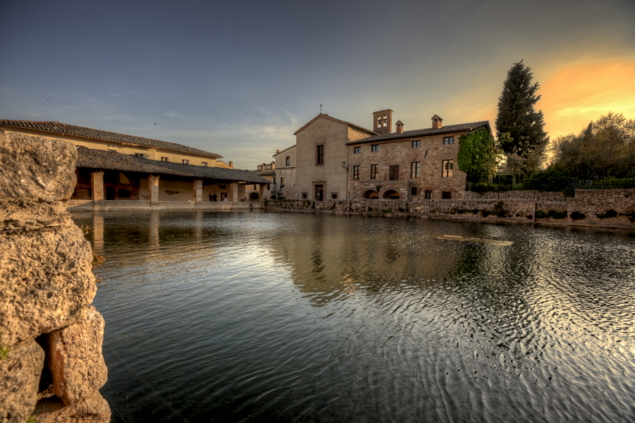 Bagno Vignoni - piazza principale 