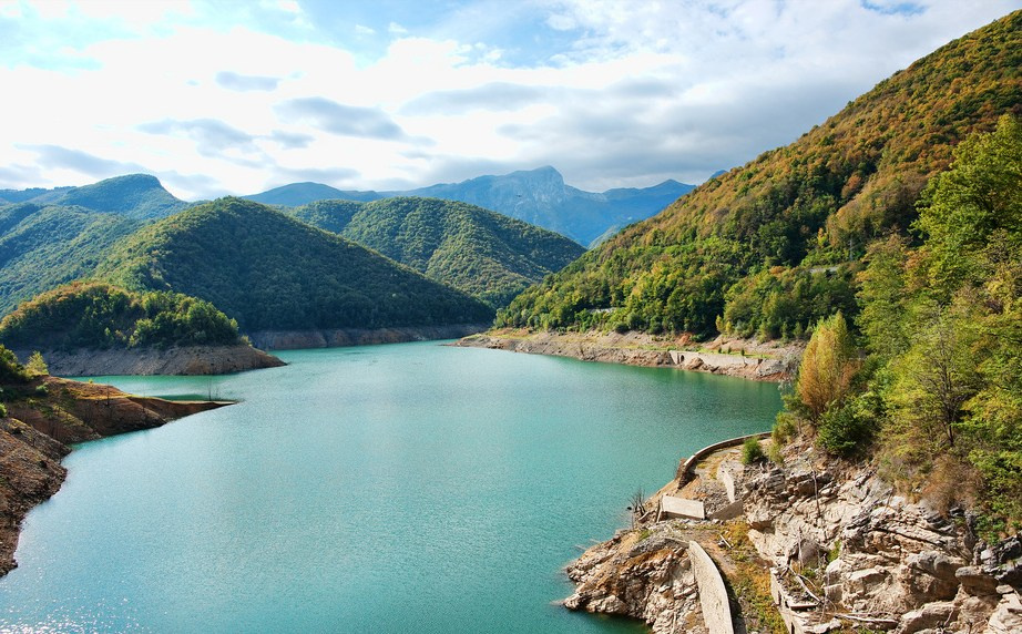 lake of vagli - Edron river 